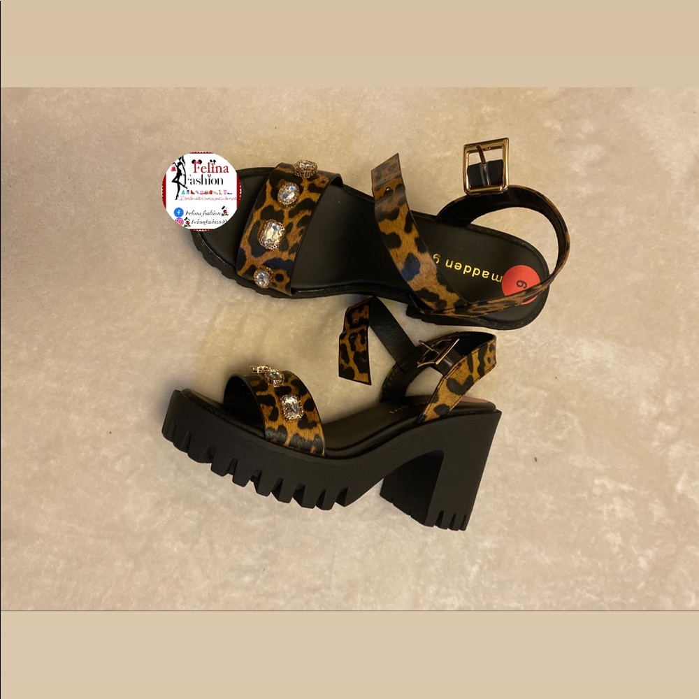 Muy linda zapatilla excelente calidad size